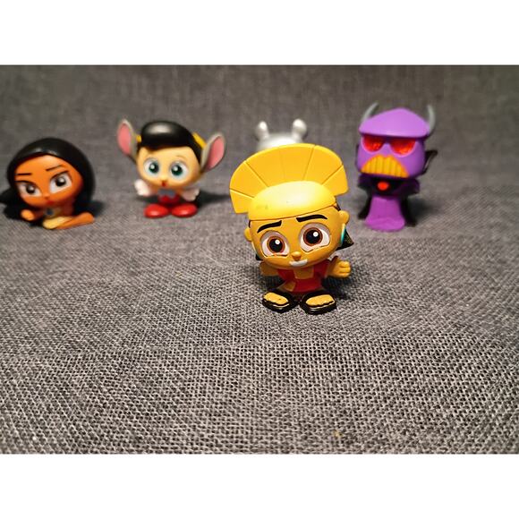 Disney Doorables - Pocahontas, Pinocchio, Zurg, Pooh, Kuzco - Picture 4 of 7